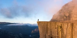 Programme « Restauration de la Nature »-Prélude au changement, vers une coopération planétaire PrecipiceChange